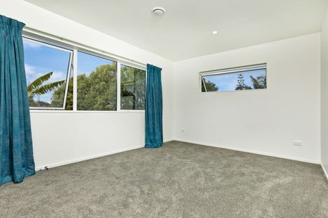 Photo of property in 28 Shah Place, Glen Eden, Auckland, 0602
