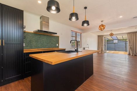 Photo of property in 3 Heath Place, Awapuni, Palmerston North, 4412