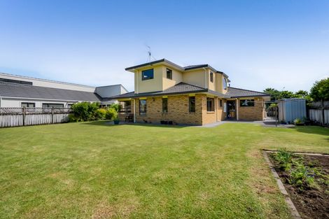 Photo of property in 102 Branch Road, Highlands Park, New Plymouth, 4312