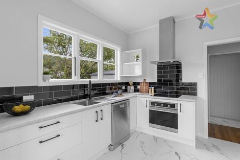 Photo of property in 16 Purser Grove, Fairfield, Lower Hutt, 5011