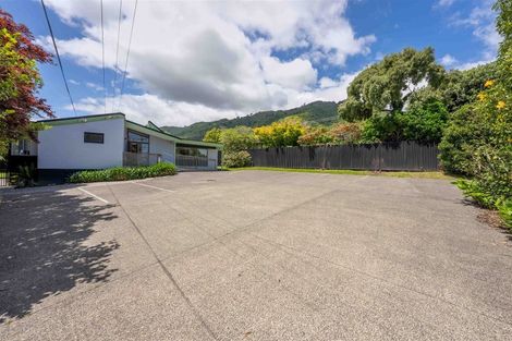 Photo of property in 15 Ruru Street, Waikanae, 5036