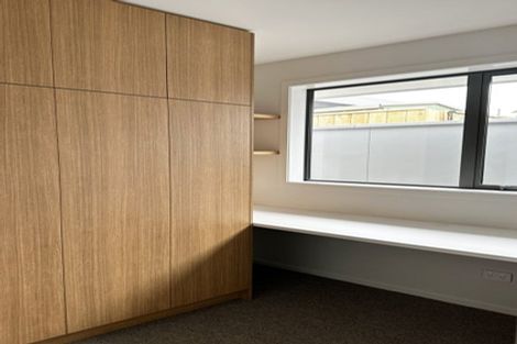 Photo of property in 9a Strandon Place, Strandon, New Plymouth, 4312