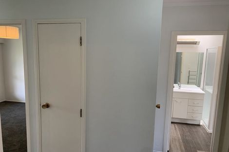 Photo of property in 1/190 Queen Street, Northcote Point, Auckland, 0627