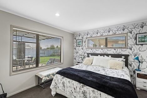 Photo of property in 102 Farringdon Avenue, Rototuna North, Hamilton, 3210
