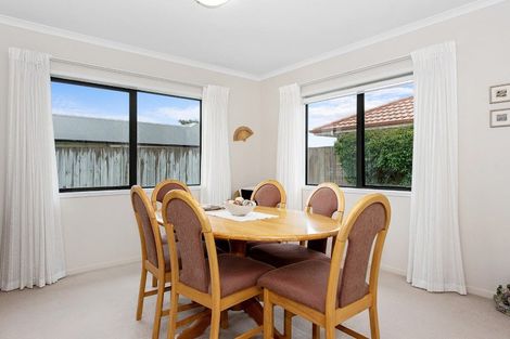 Photo of property in 12 Buckingham Place, Rototuna North, Hamilton, 3210
