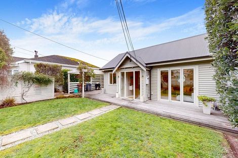 Photo of property in 143 Derwent Street, Island Bay, Wellington, 6023