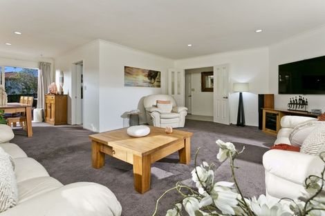 Photo of property in 53 Bluebird Crescent, Unsworth Heights, Auckland, 0632