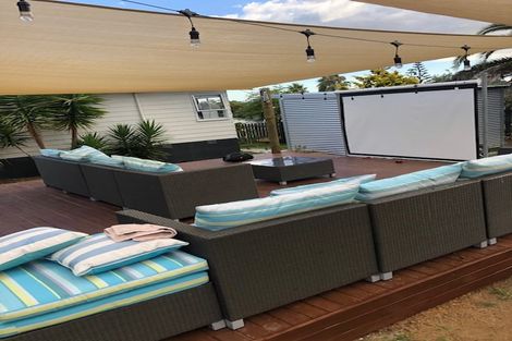 Photo of property in 185 Mahia Road, Wattle Downs, Auckland, 2103