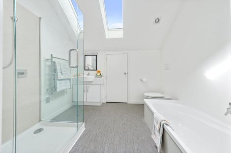 Photo of property in 1/176 Mcleod Road, Te Atatu South, Auckland, 0610