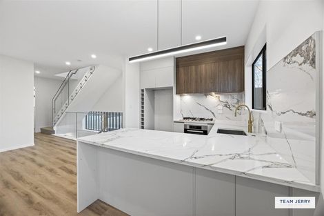 Photo of property in 27 Jandell Crescent, Bucklands Beach, Auckland, 2014