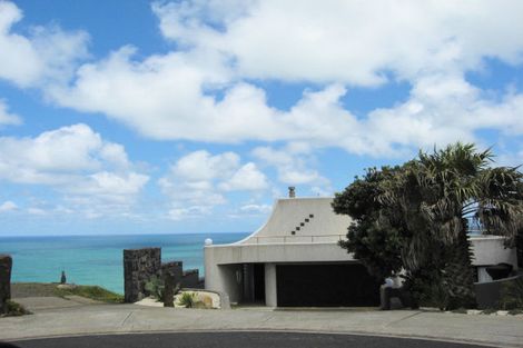 Photo of property in 19 Ngatira Road, Muriwai, Waimauku, 0881