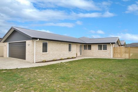 Photo of property in 7 Caledonia Drive, Mosgiel, 9024