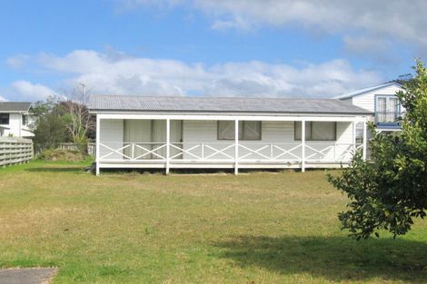 Photo of property in 119 Aberdeen Place, Whangamata, 3620