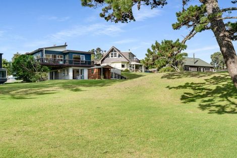 Photo of property in 137 Patuwai Drive, Whangamata, 3620