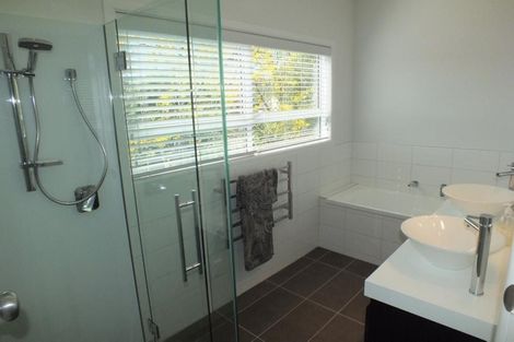 Photo of property in 16 Poynder Avenue, Merivale, Christchurch, 8014