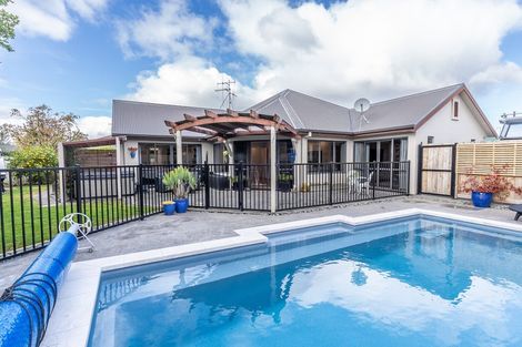 Photo of property in 50 Cairns Crescent, Rototuna, Hamilton, 3210