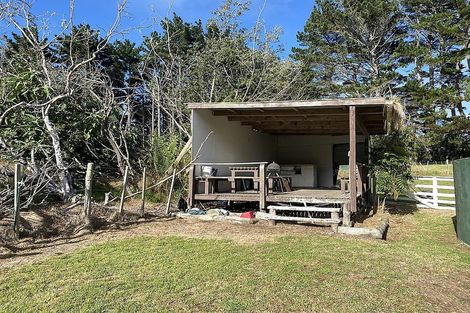 Photo of property in 15 Ngatawhiti Road, Te Kopuru, 0391