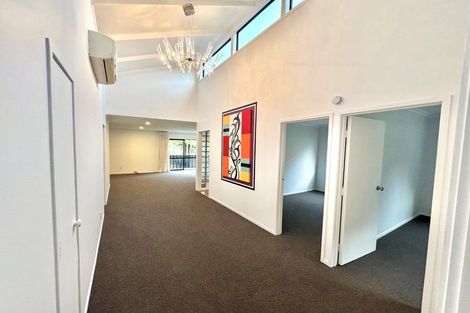 Photo of property in 22 Kingsclere Place, Goodwood Heights, Auckland, 2105