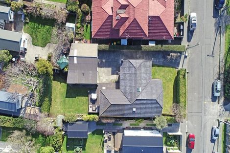 Photo of property in 37 Searells Road, Strowan, Christchurch, 8052