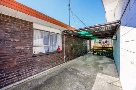 Photo of property in 2/29 Trentham Road, Papakura, 2110