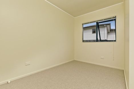 Photo of property in 12a Firle Place, Green Bay, Auckland, 0604