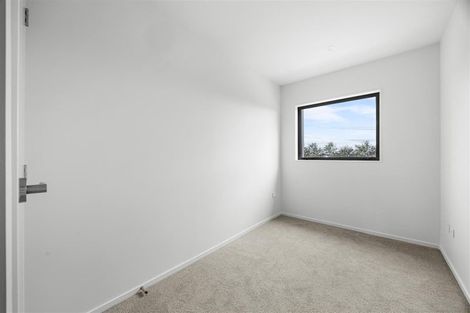 Photo of property in 143 Grove Road, Papakura, 2110