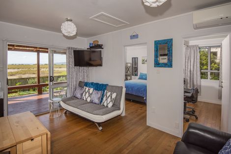 Photo of property in 31 Whangarei Heads Road, Onerahi, Whangarei, 0110