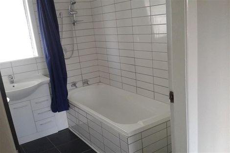 Photo of property in 24 Fairview Road, Western Heights, Rotorua, 3015