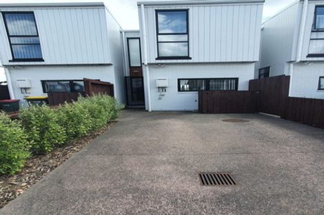 Photo of property in 9 Walsh Road, Papakura, 2110