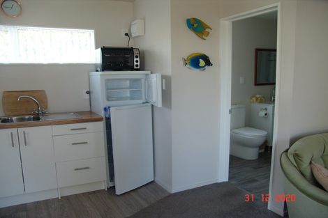 Photo of property in 62 Farquhars Road, Redwood, Christchurch, 8051