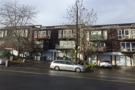 Photo of property in 10 Captain Scott Road, Glen Eden, Auckland, 0602