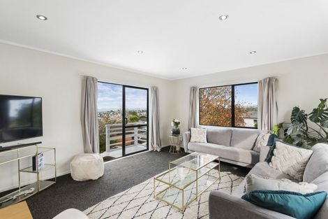 Photo of property in 13 Benchmark Drive, Massey, Auckland, 0614