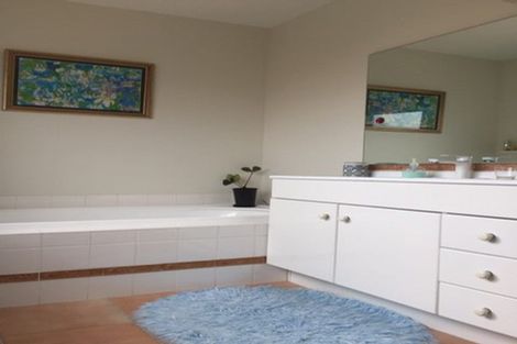 Photo of property in 24 Judd Place, Orewa, 0931