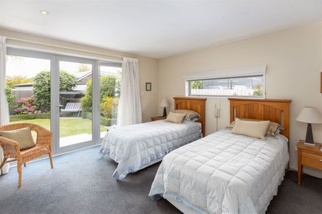 Photo of property in 10 Willowbrook Place, Fendalton, Christchurch, 8052