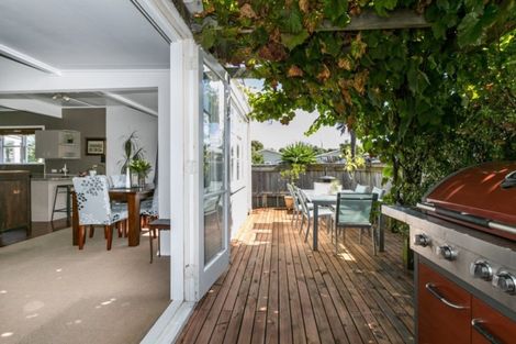 Photo of property in 235 Georges Drive, Napier South, Napier, 4110