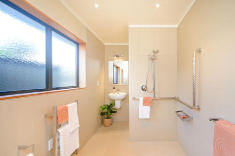 Photo of property in 7a Palm Avenue, Hokowhitu, Palmerston North, 4410