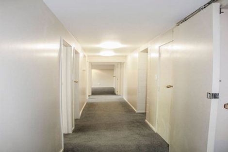 Photo of property in 17 Busby Hill, Havelock North, 4130