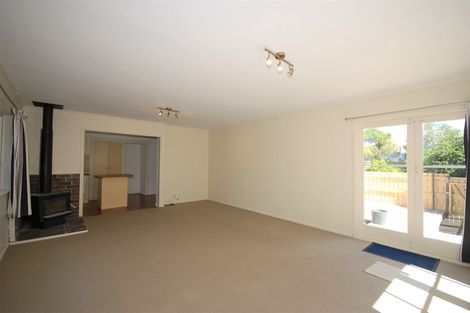 Photo of property in 1 Renata Crescent, Te Atatu Peninsula, Auckland, 0610