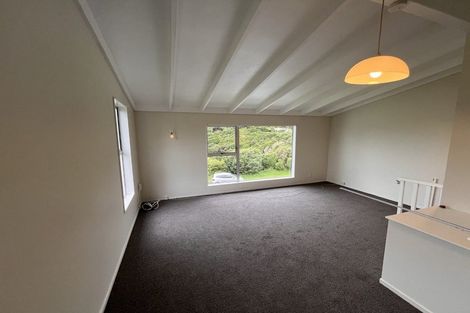Photo of property in 34b Colchester Crescent, Newlands, Wellington, 6037