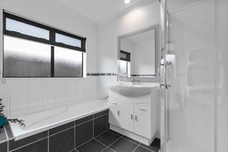 Photo of property in 7 Wroxton Place, Waiuku, 2123