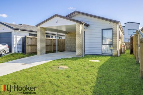 Photo of property in 15 Farmland Road, Papakura, 2110
