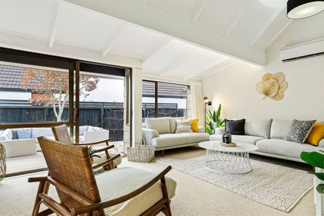 Photo of property in 9 Chatswood Place, Bishopdale, Christchurch, 8051