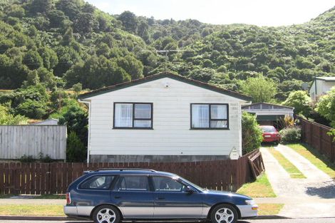 Photo of property in 57 Hartford Crescent, Totara Park, Upper Hutt, 5018