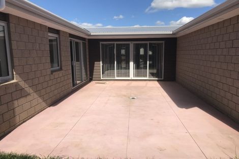 Photo of property in 21 Miharo Crescent, Flagstaff, Hamilton, 3210