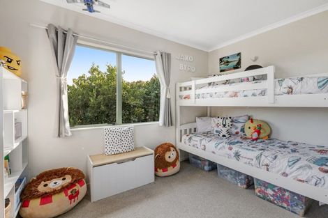 Photo of property in 25a Jelas Road, Red Beach, 0932