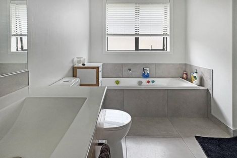 Photo of property in 39 Murray Ward Drive, Te Kauwhata, 3710