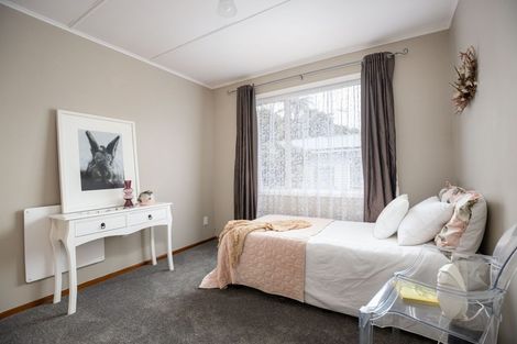 Photo of property in 79 Awanui Street, Merrilands, New Plymouth, 4312