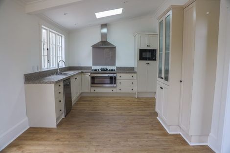 Photo of property in 204 Cape Rodney Road, Leigh, 0985