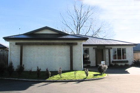 Photo of property in 8 Rochford Court, Hamilton East, Hamilton, 3216