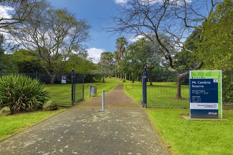 Photo of property in 4a Cracroft Street, Devonport, Auckland, 0624